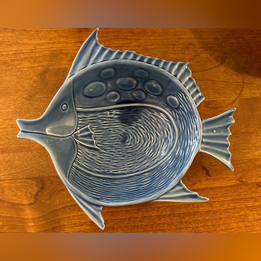 Cordon Bleu small blue fish bowl.